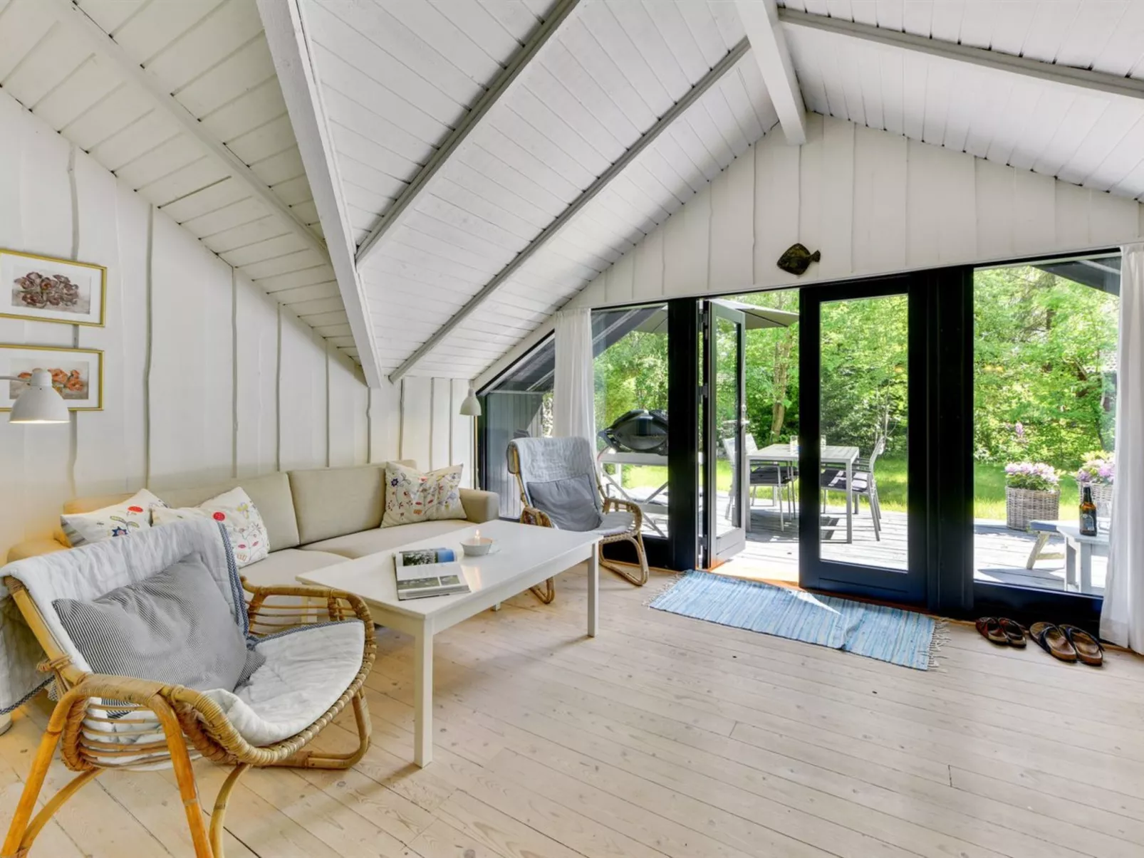 "Alika" - 200m to the fjord-Binnen