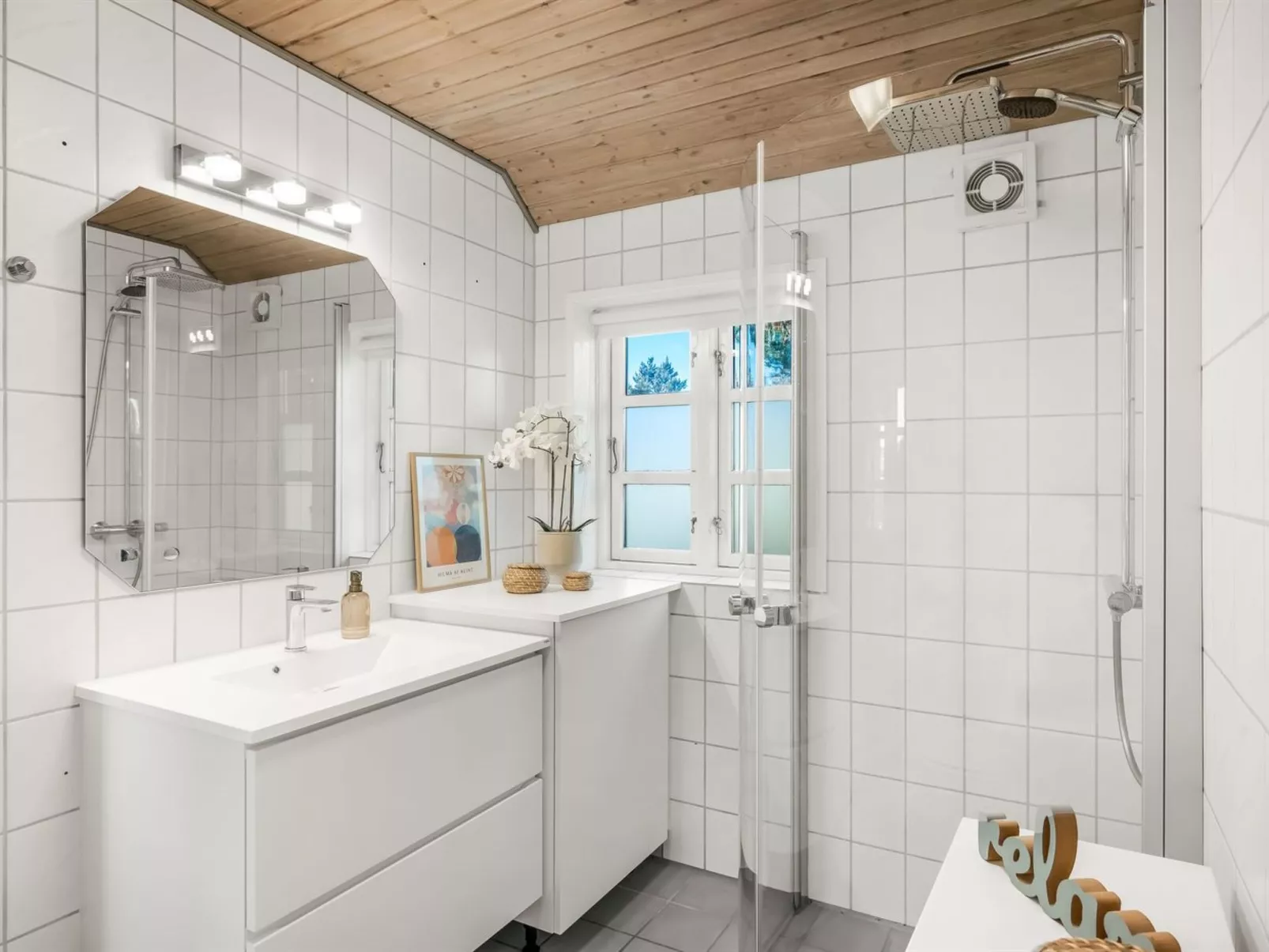 "Aila" - 1.4km from the sea-Binnen