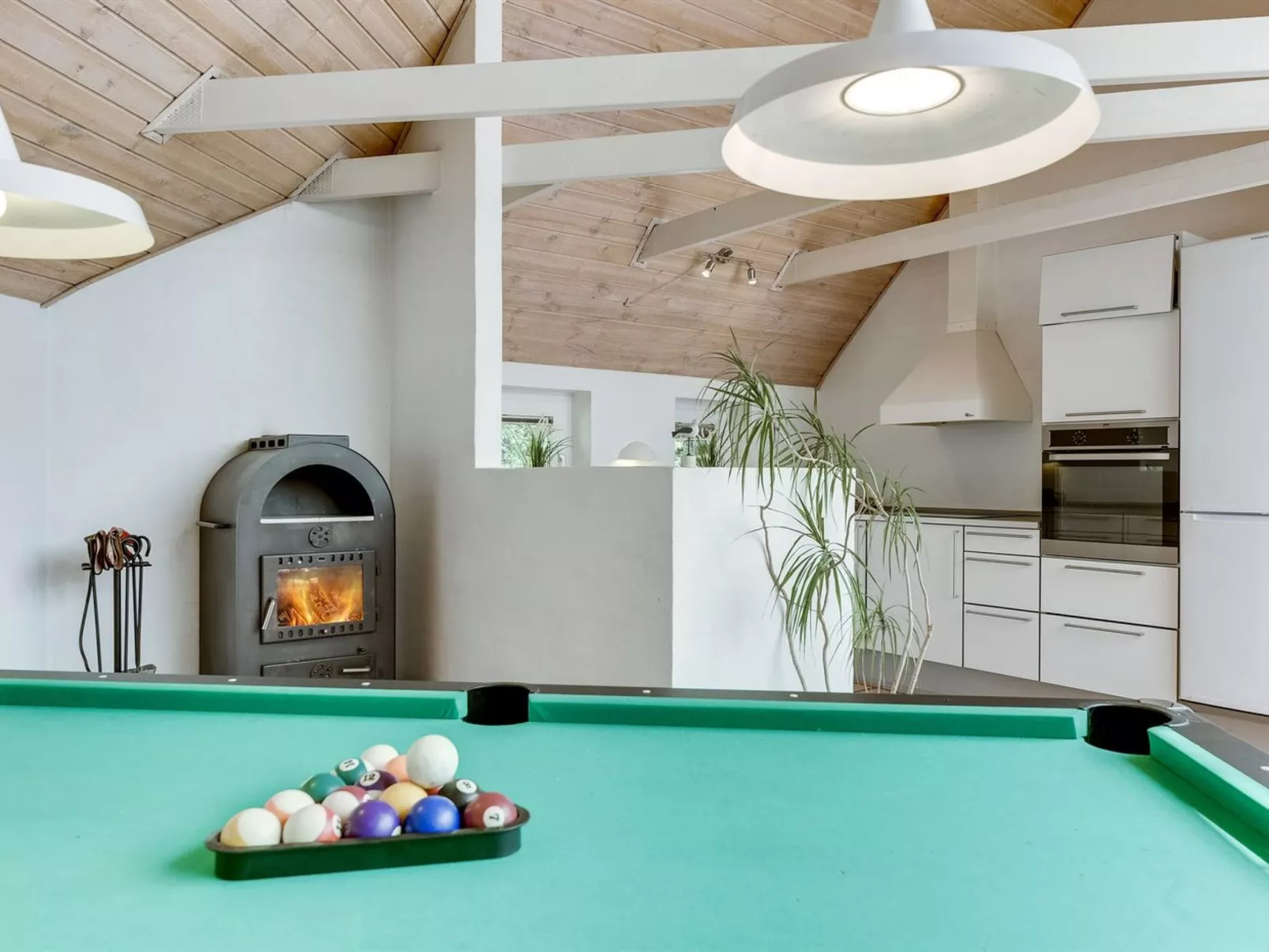 "Laetitita" -  from the sea-Binnen