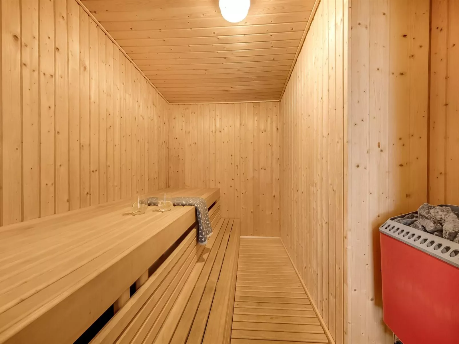 "Hillevi" - 200m from the sea-Binnen