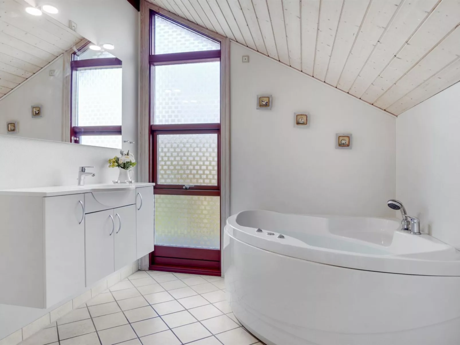 "Thurir" - 4km from the sea-Binnen