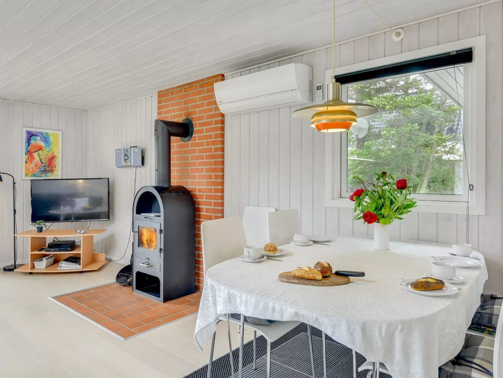 "Hildegarde" - 900m from the sea-Binnen