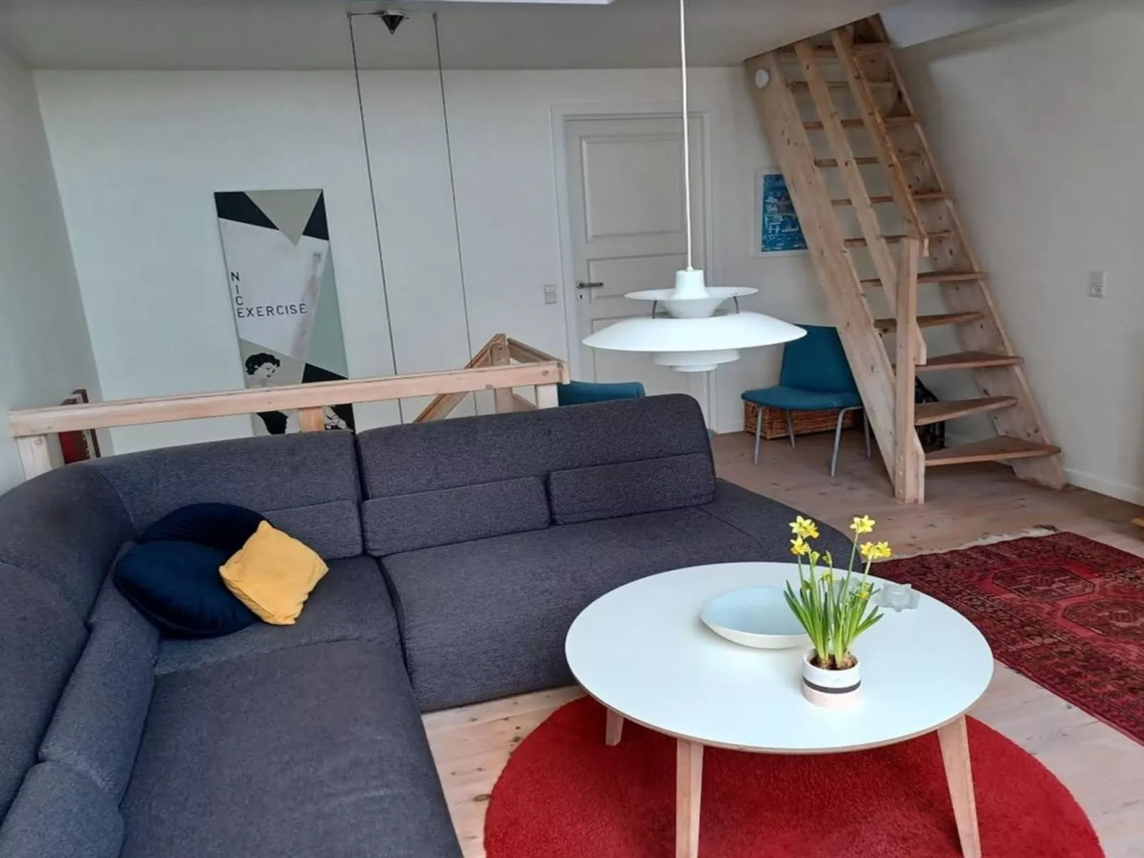 "Line" - 10m from the sea-Binnen