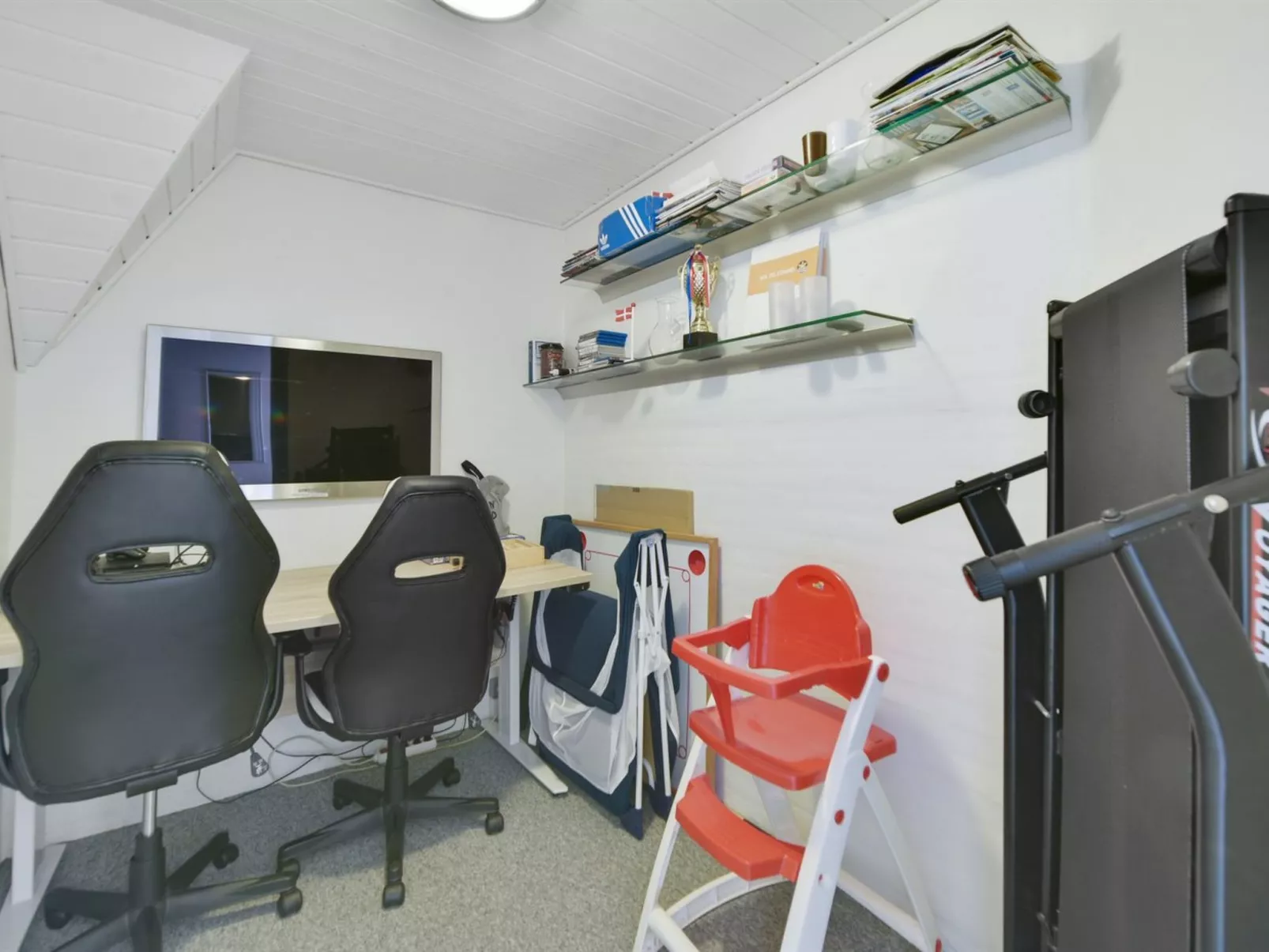 "Jorkin" - 1.8km from the sea-Binnen