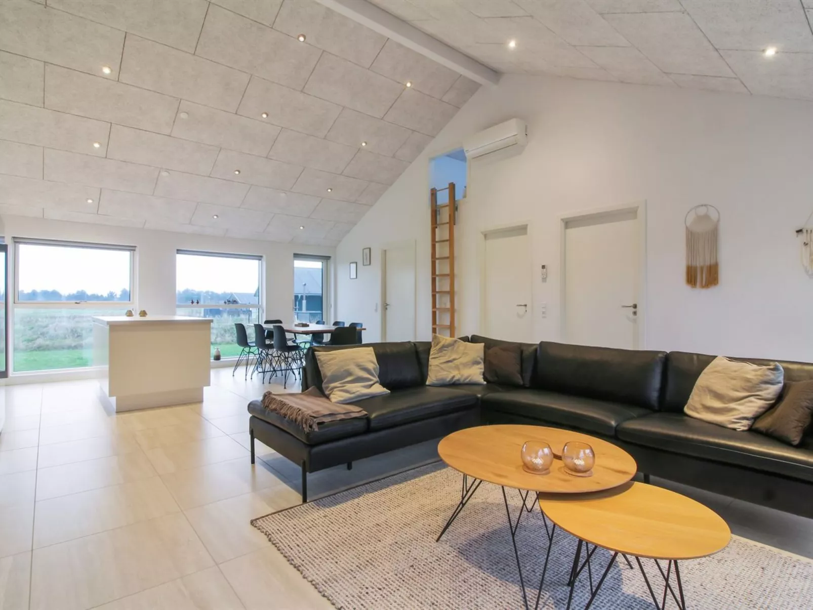 "Tatiane" - 1.5km from the sea-Binnen