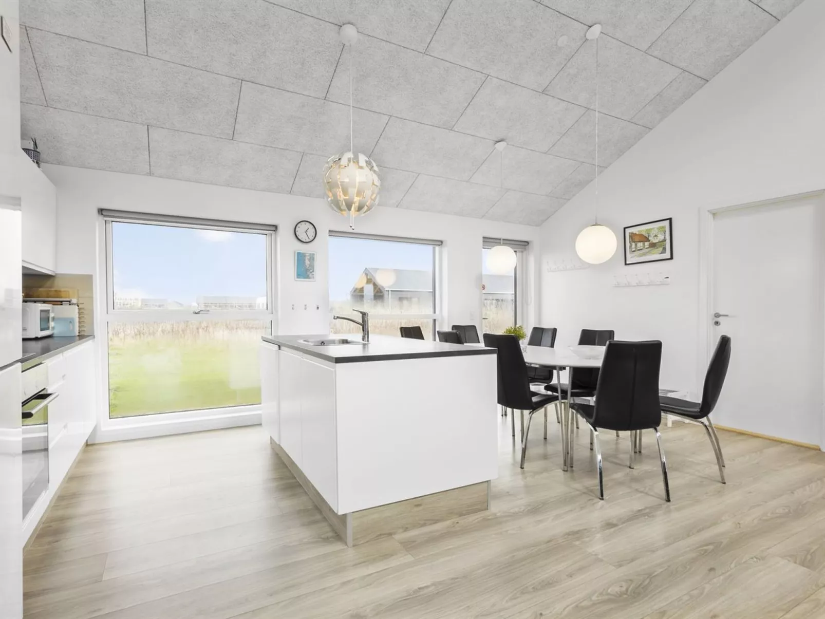 "Kirsi" - 1.6km from the sea-Binnen