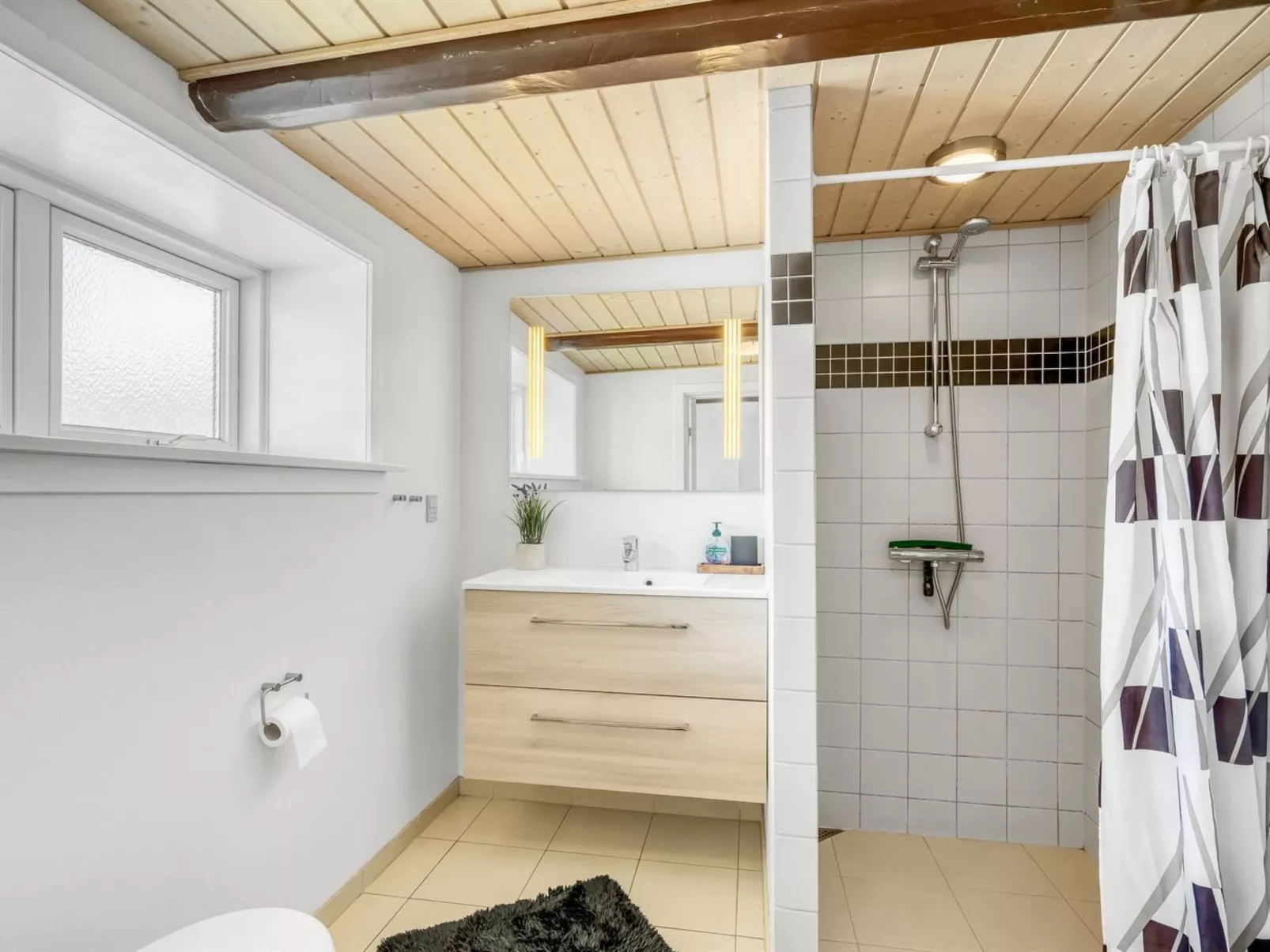 "Kara" - 100m to the fjord-Binnen