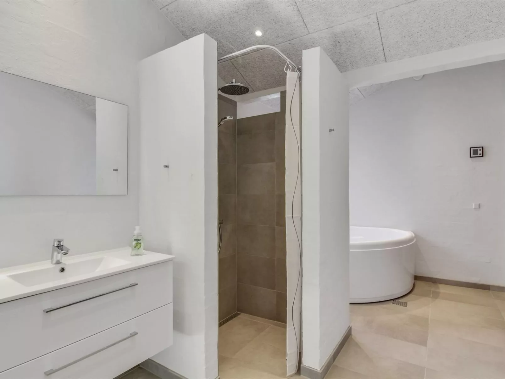 "Grith" - 1km from the sea-Binnen