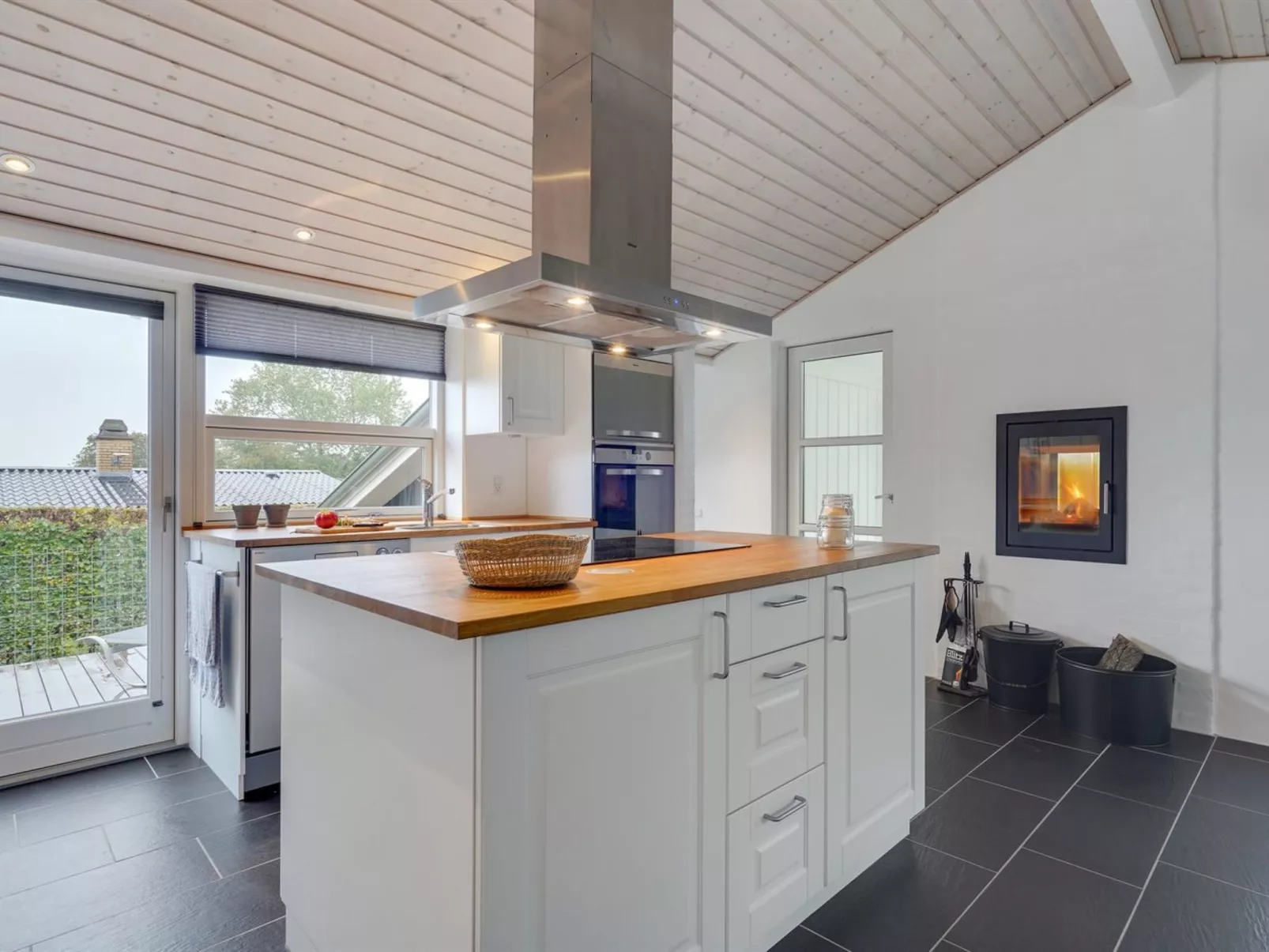 "Nica" - 100m from the sea-Binnen