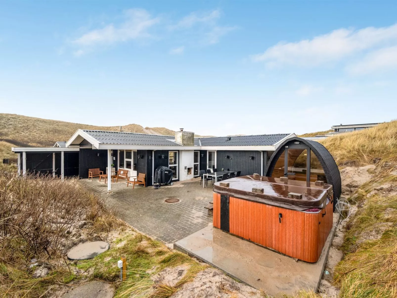 "Assa" -  from the sea-Buiten