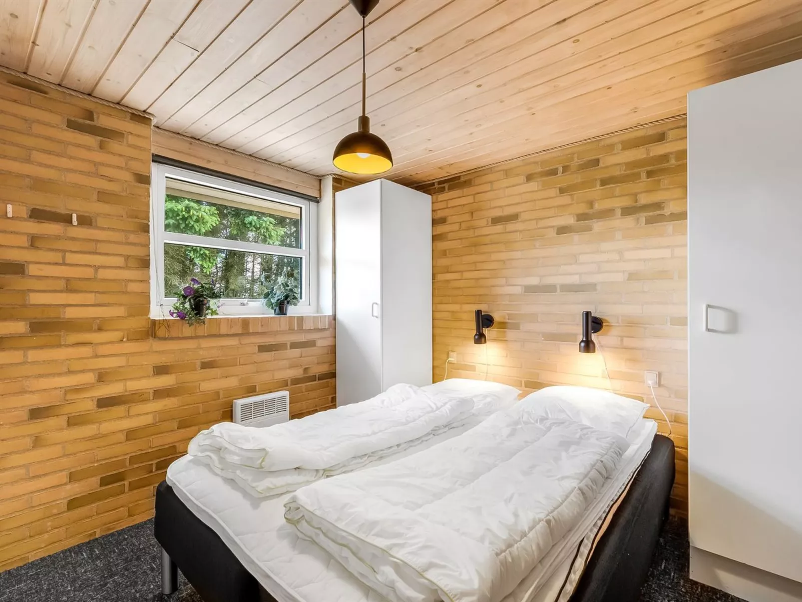 "Ewy" - 300m from the sea-Binnen