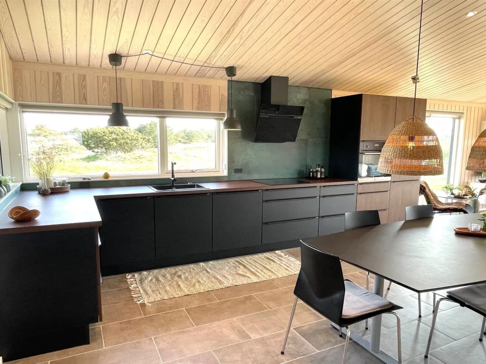 "Hinda" - 1.2km from the sea-Binnen