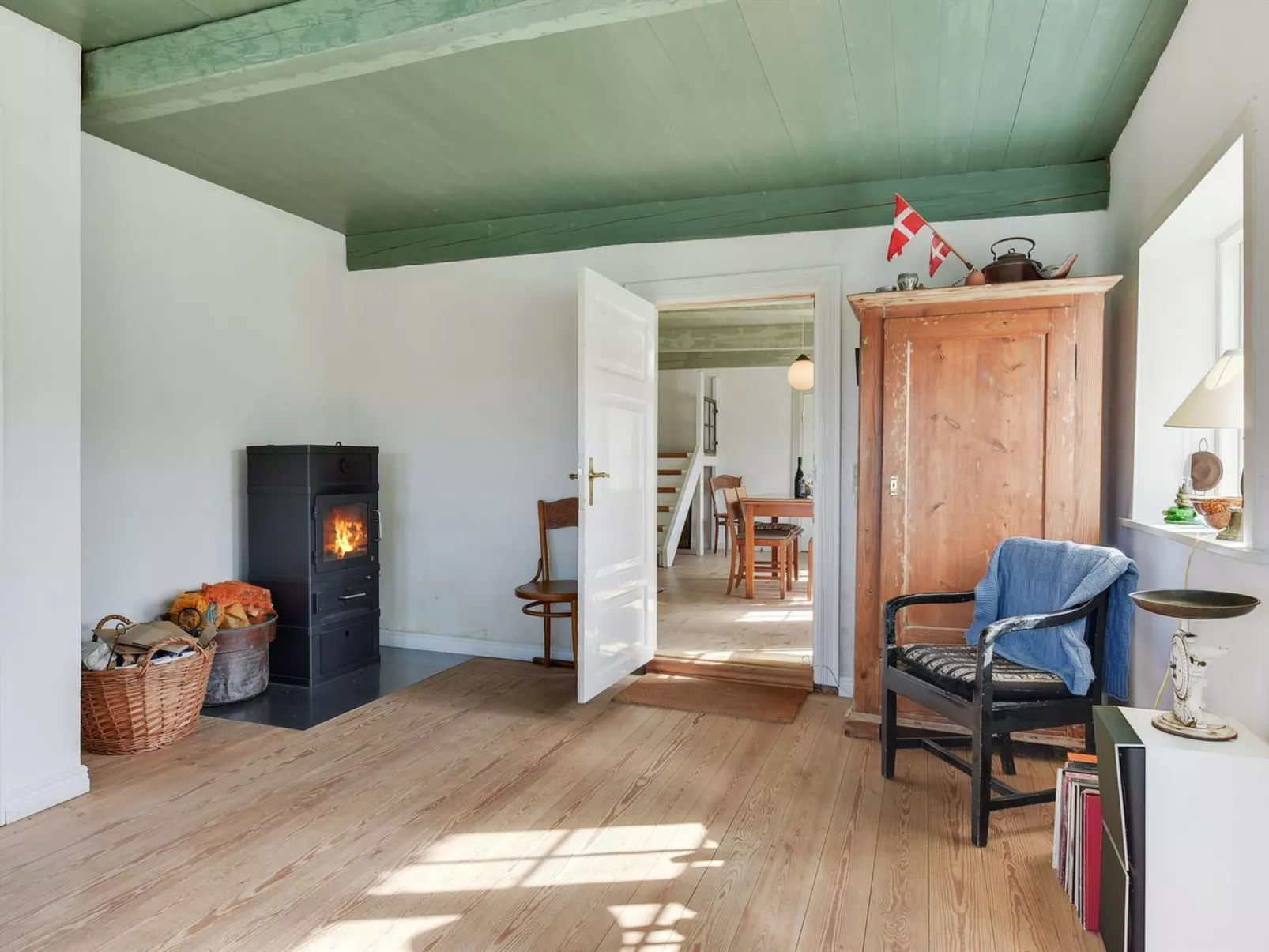 "Kielo" - 10km from the sea-Binnen