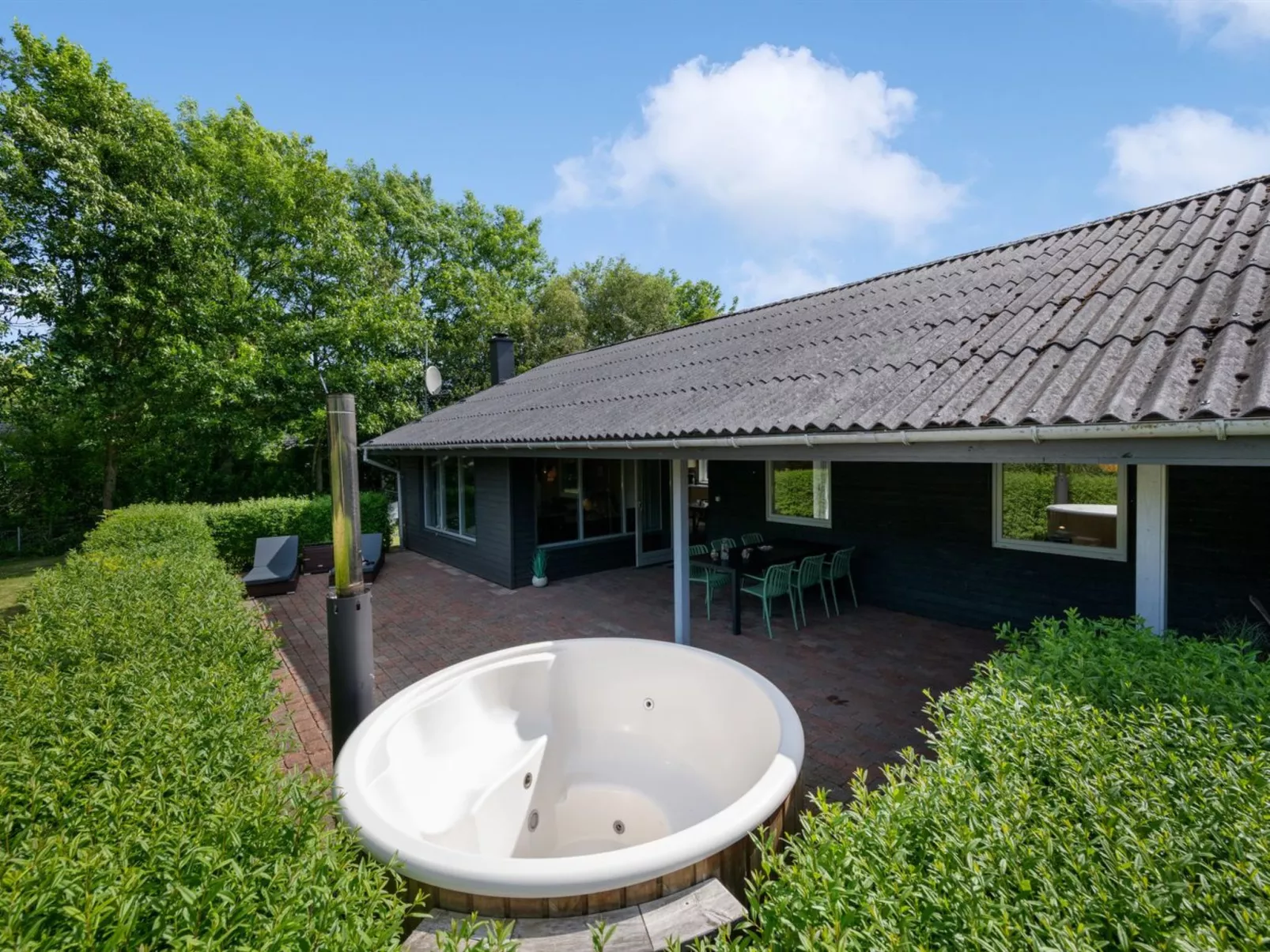 "Knag" - 800m to the fjord-Binnen