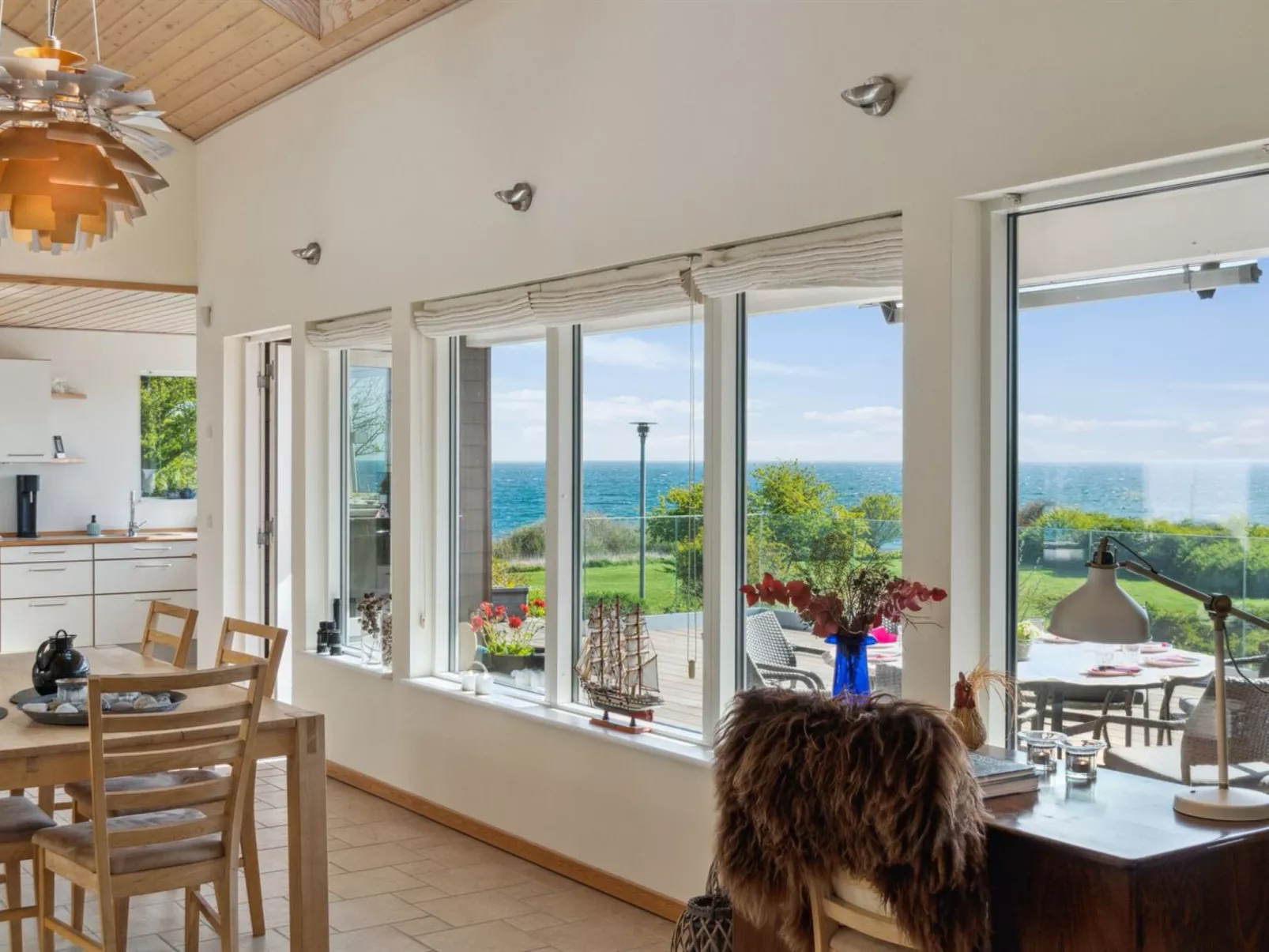 "Sahid" - 20m from the sea-Binnen