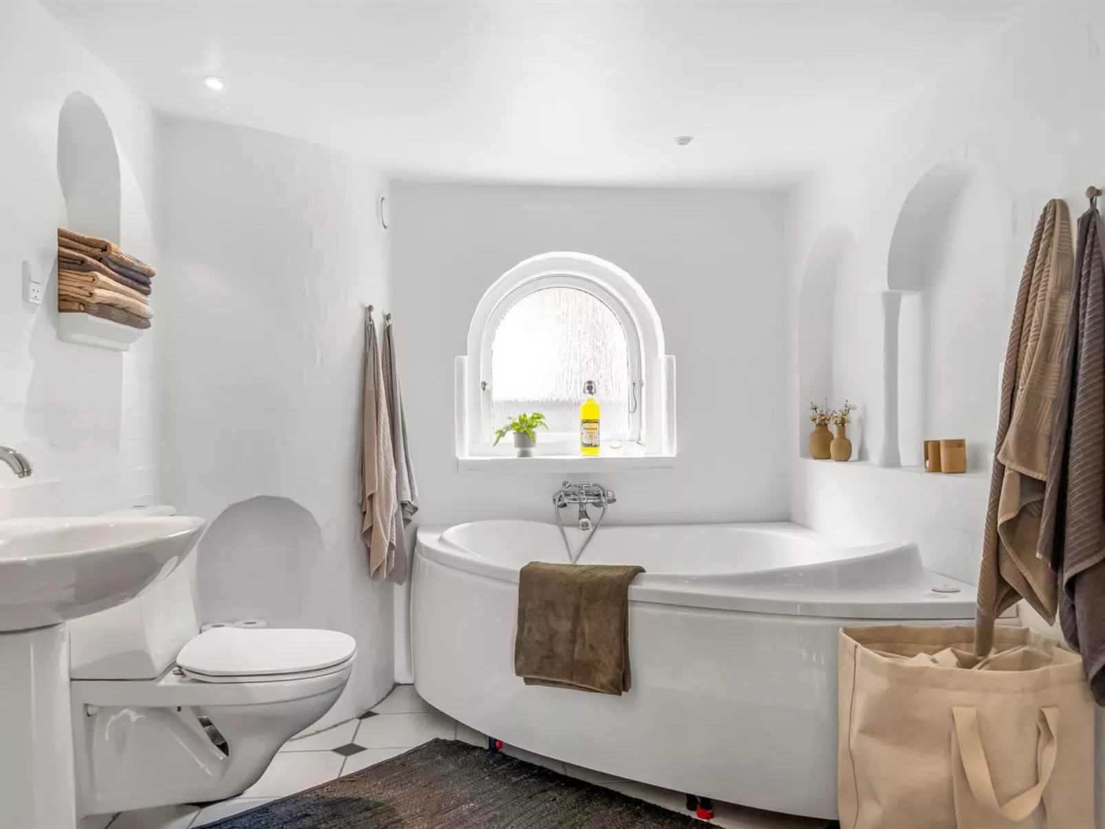 "Edmond" - 150m from the sea-Binnen