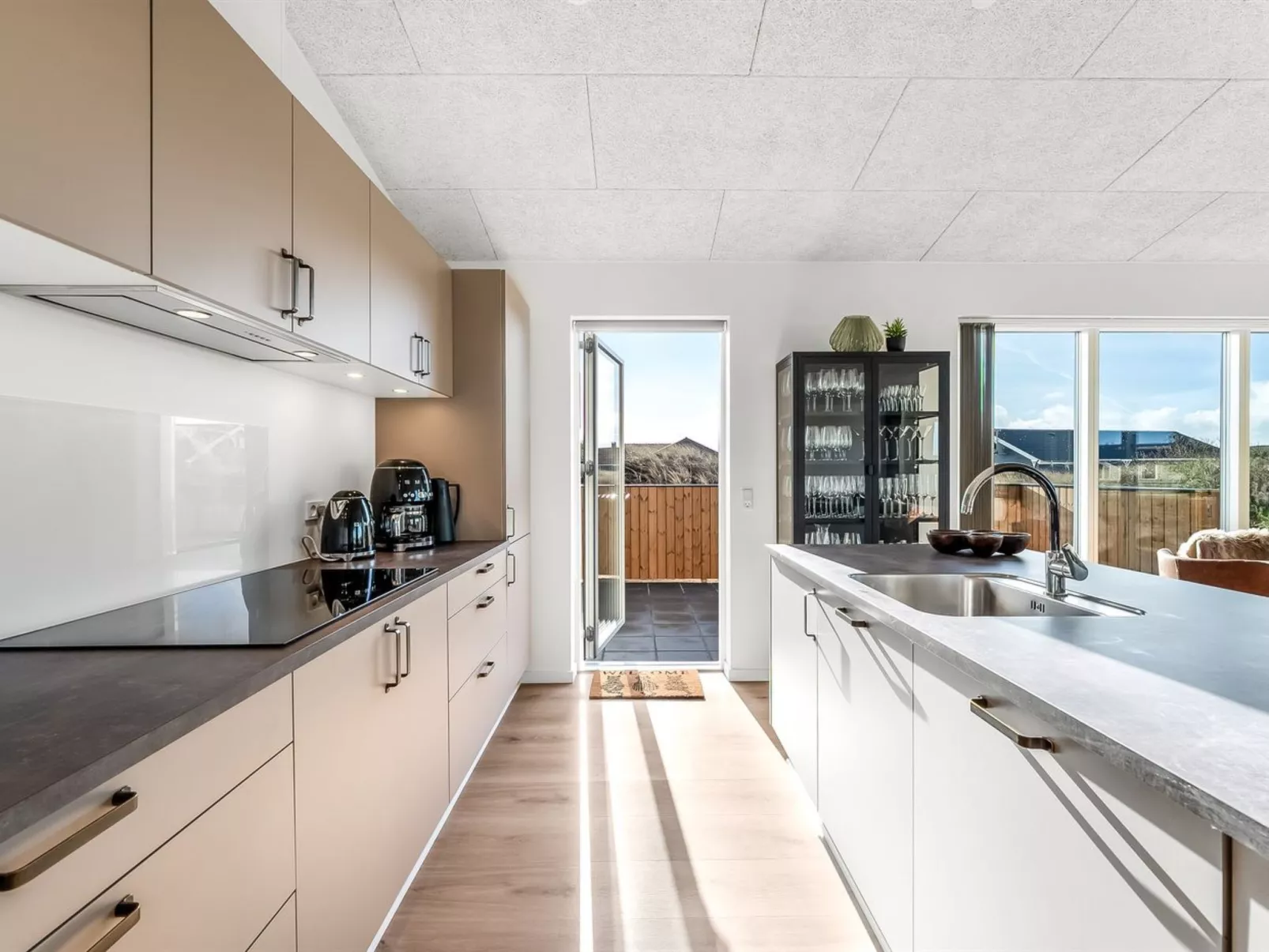 "Waldar" -  from the sea-Binnen