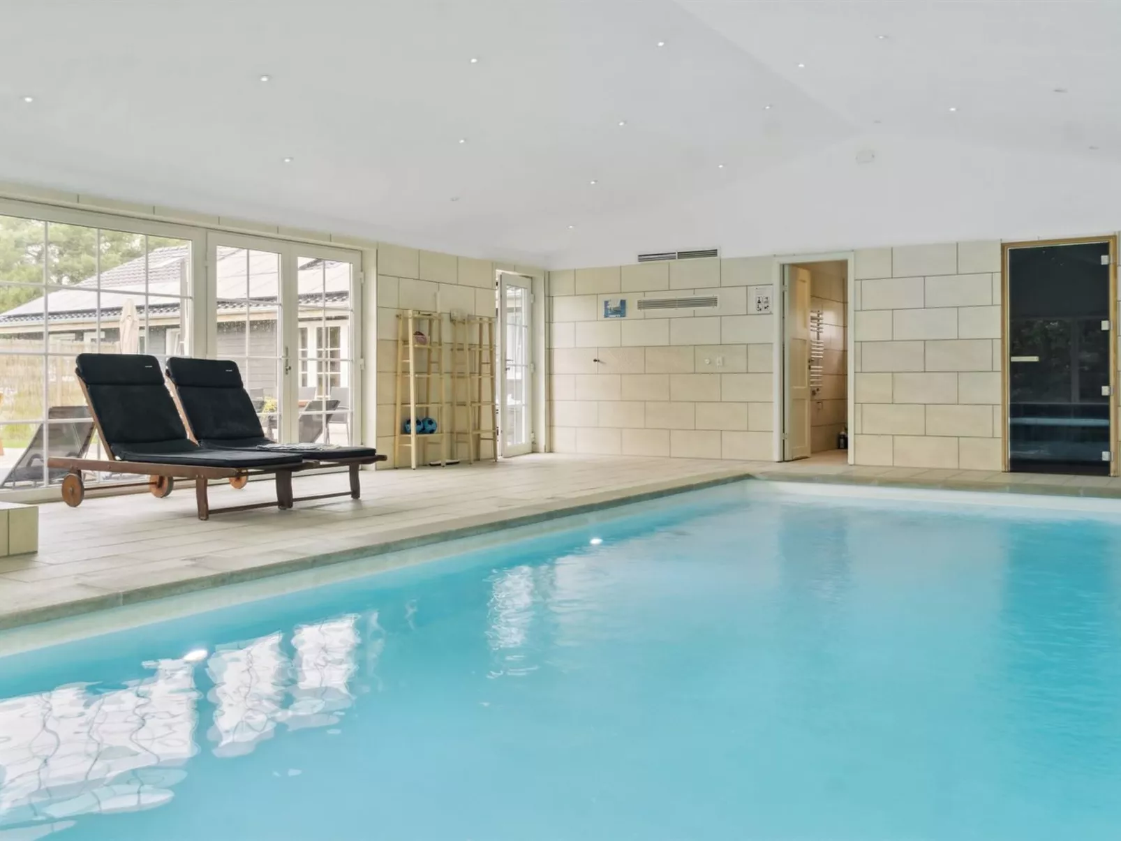 "Ronia" - 900m from the sea-Buiten