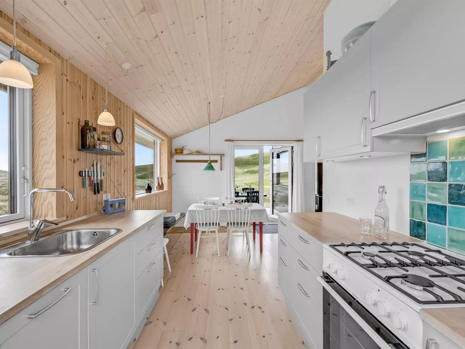 "Apolina" -  from the sea-Binnen