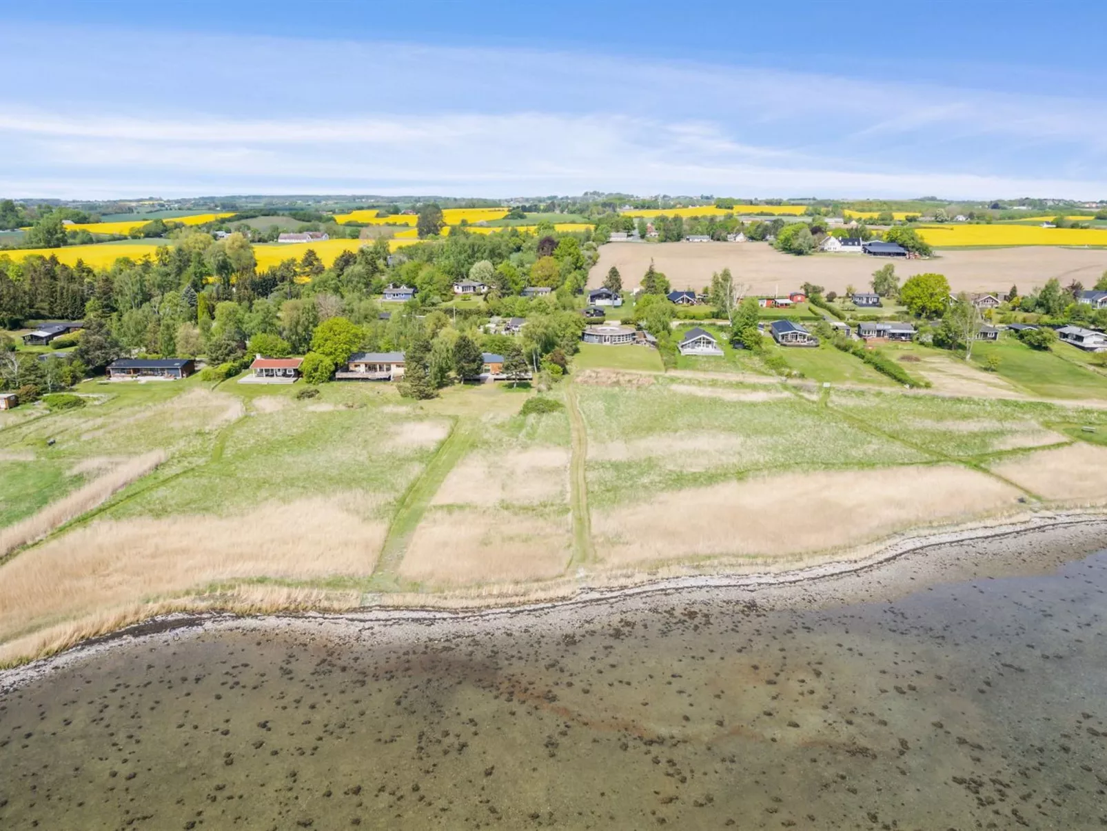 "Vemund" - 100m to the fjord-Buiten