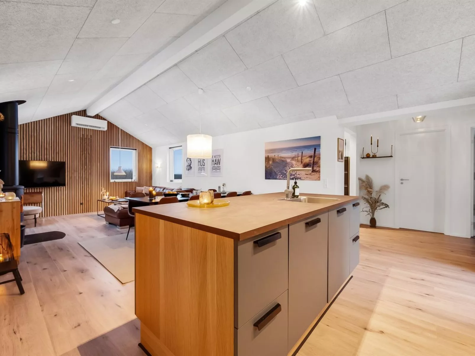 "Ivar" - 300m from the sea-Binnen