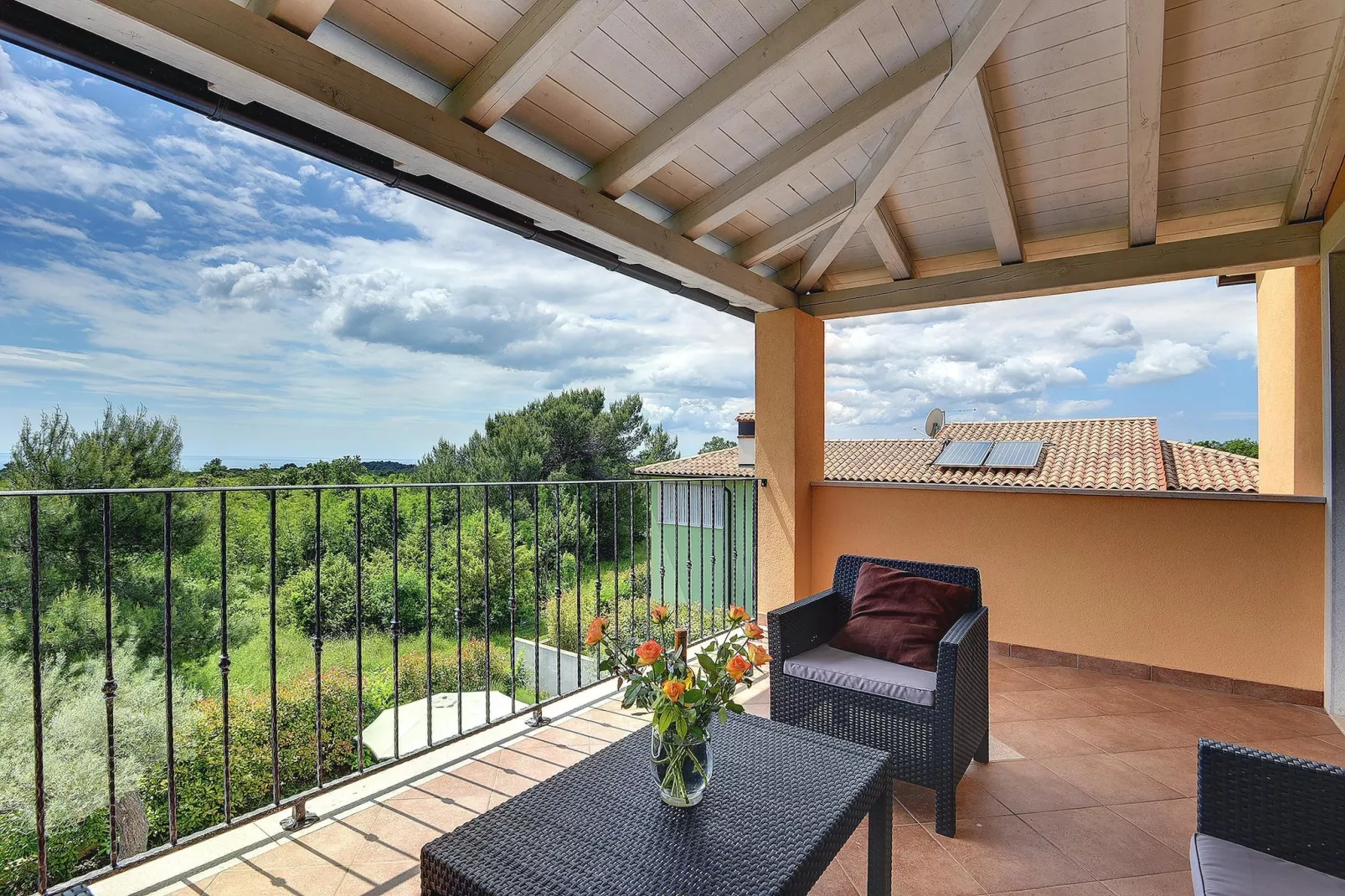 Villa Ari-Terrasbalkon