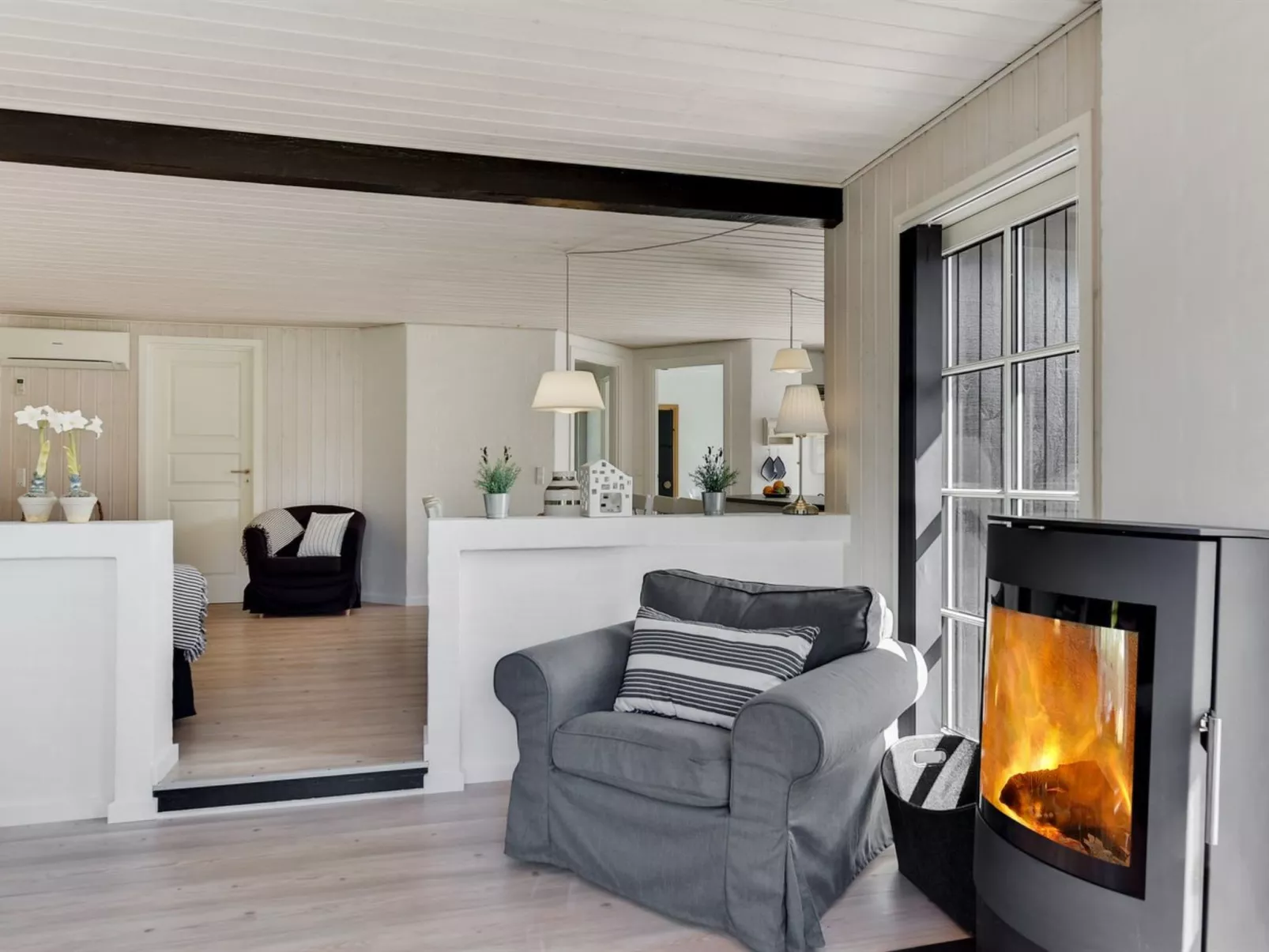 "Raili" - 1.5km from the sea-Binnen