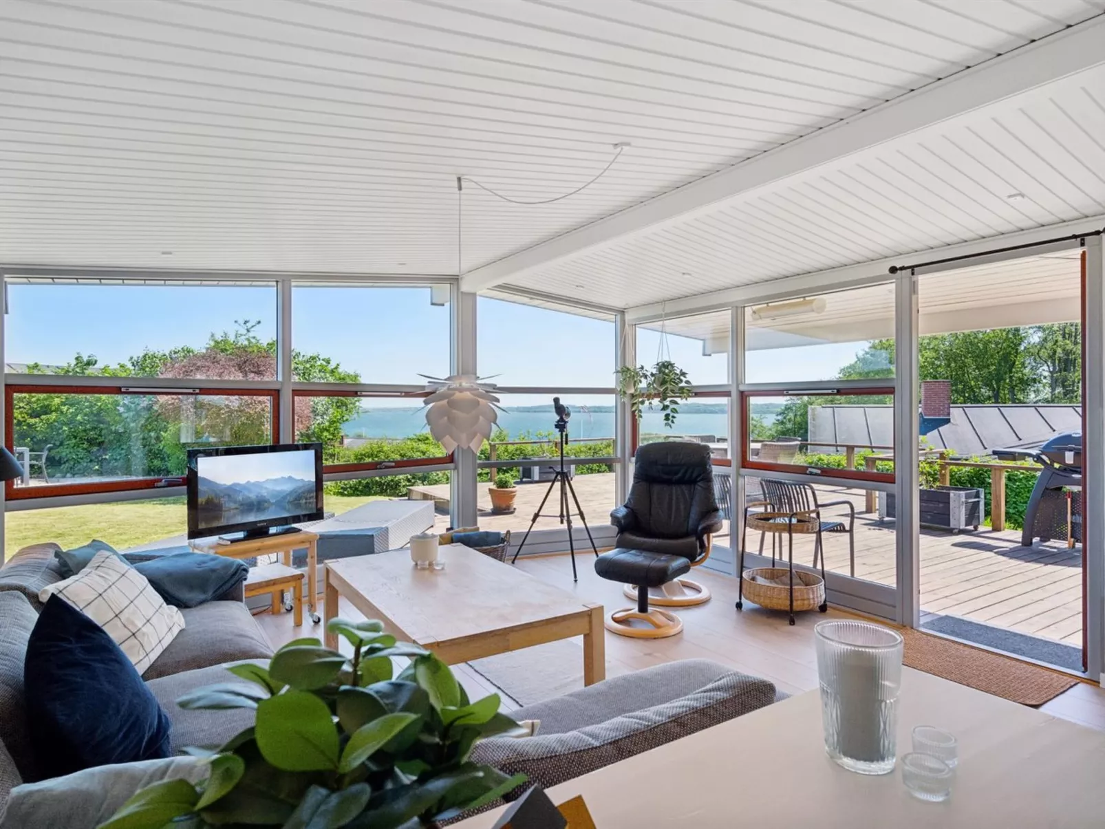 "Fokke" - 450m from the sea-Binnen