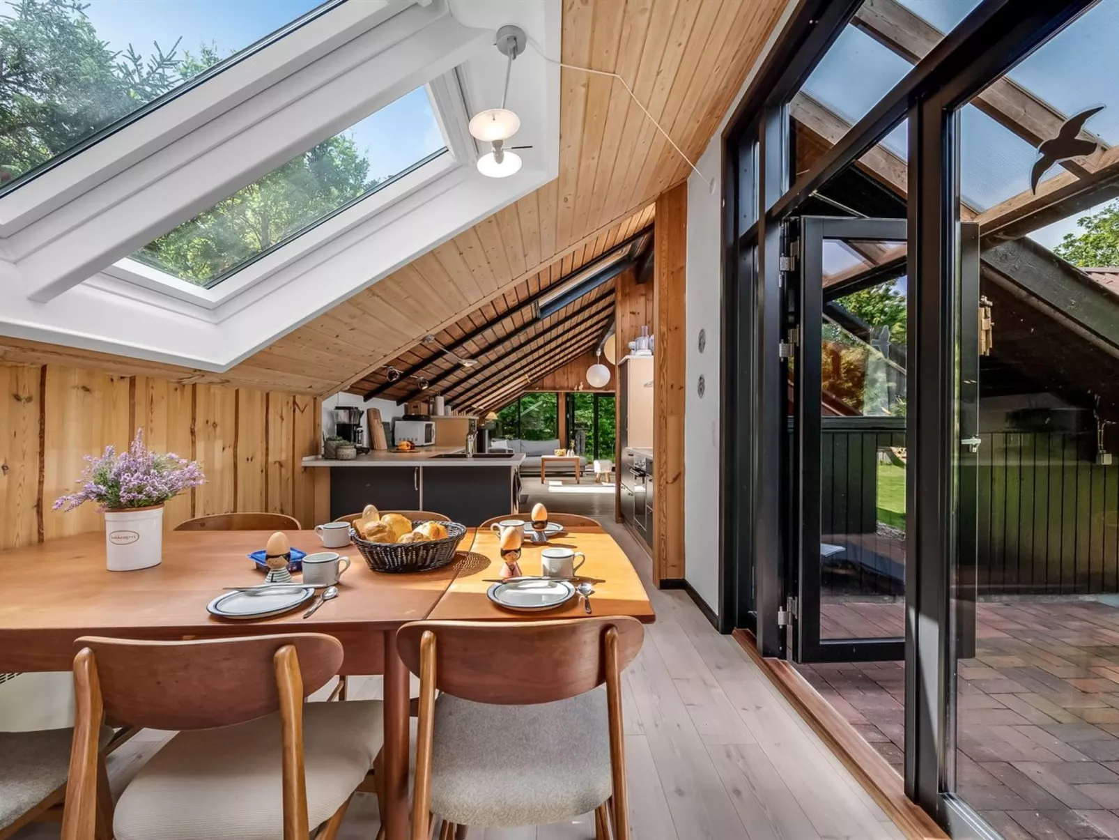 "Kadife" -  from the sea-Binnen