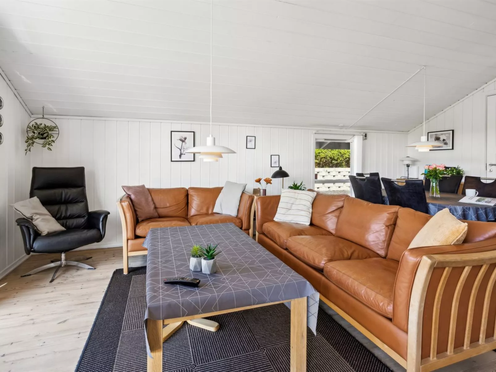 "Enida" - 350m to the fjord-Binnen