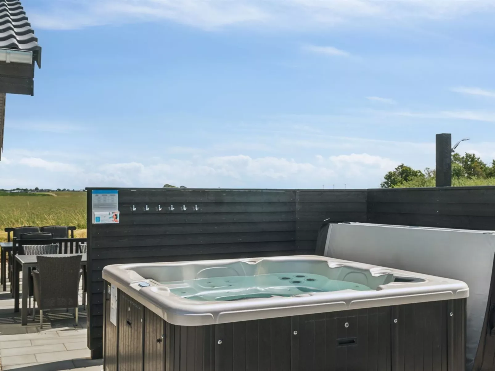 "Christian" - 600m from the sea-Binnen