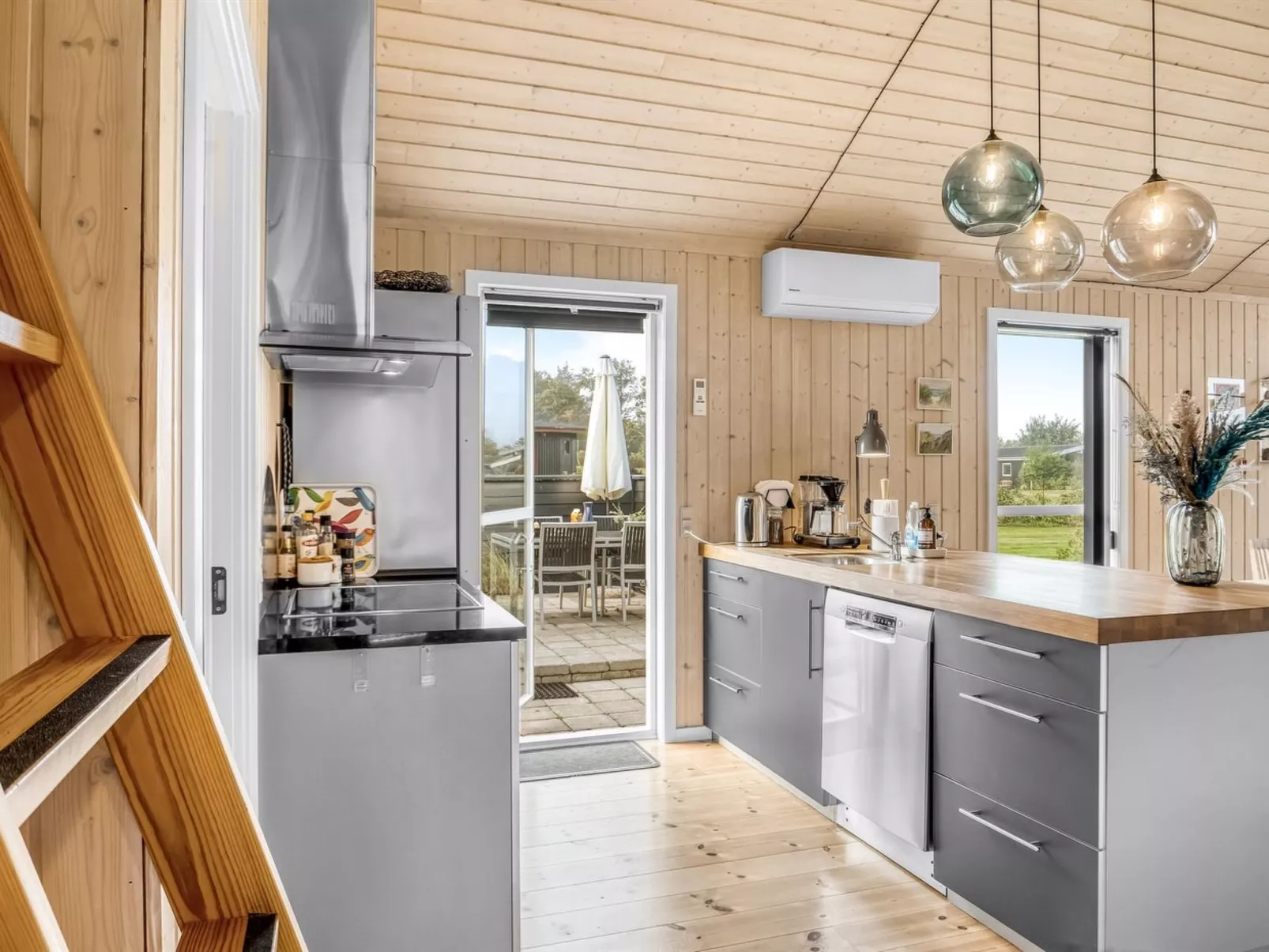 "Carlina" - 700m to the fjord-Binnen