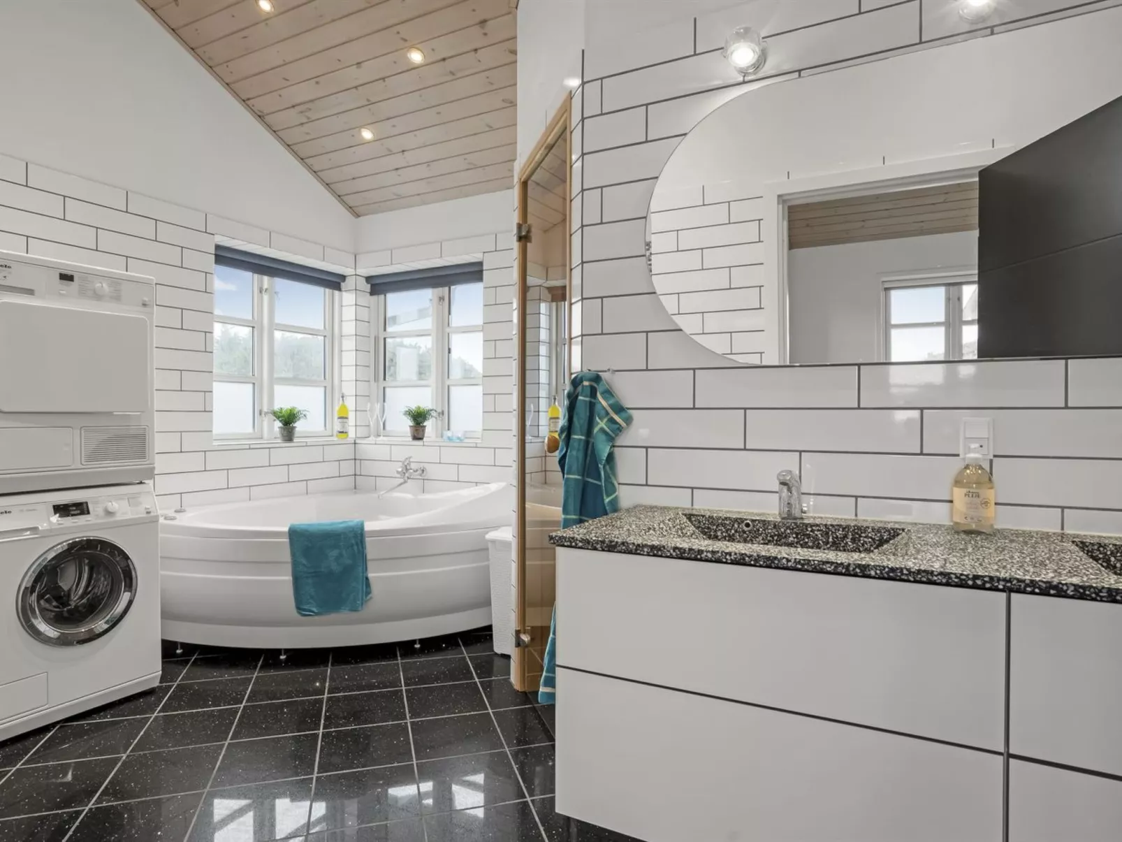 "Djuna" - 550m from the sea-Binnen