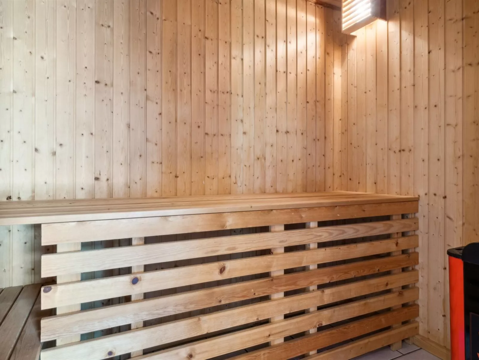 "Sylvie" - 400m from the sea-Binnen