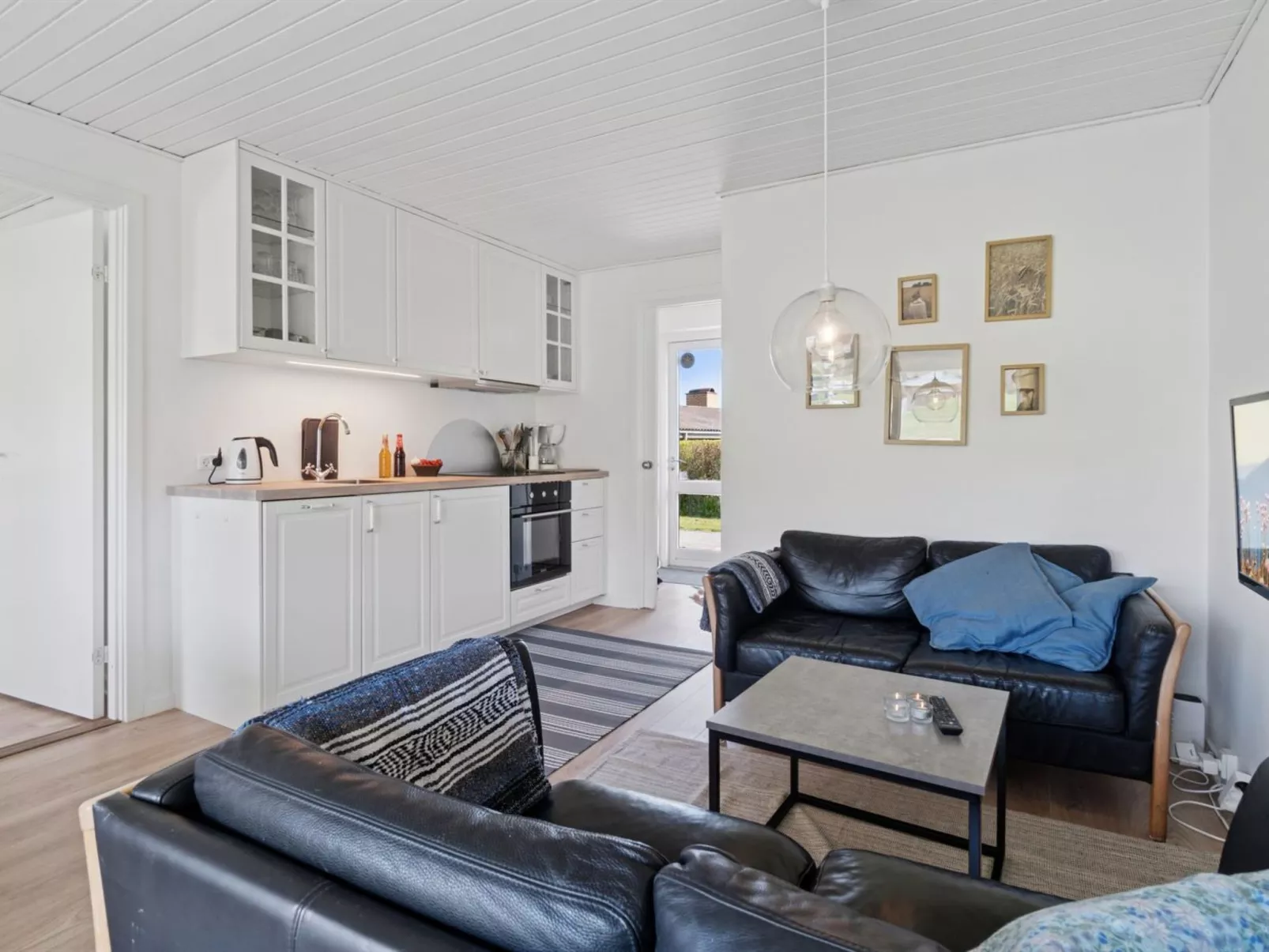 "Kate" - 300m from the sea-Binnen