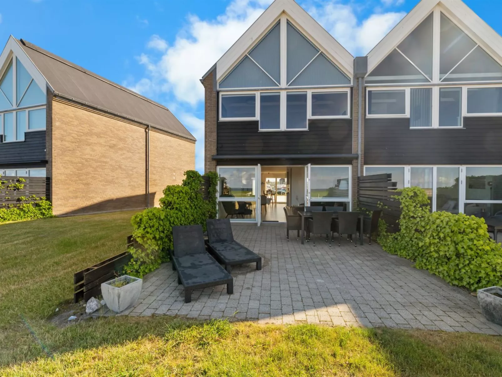 "Claudine" - 90m from the sea-Buiten