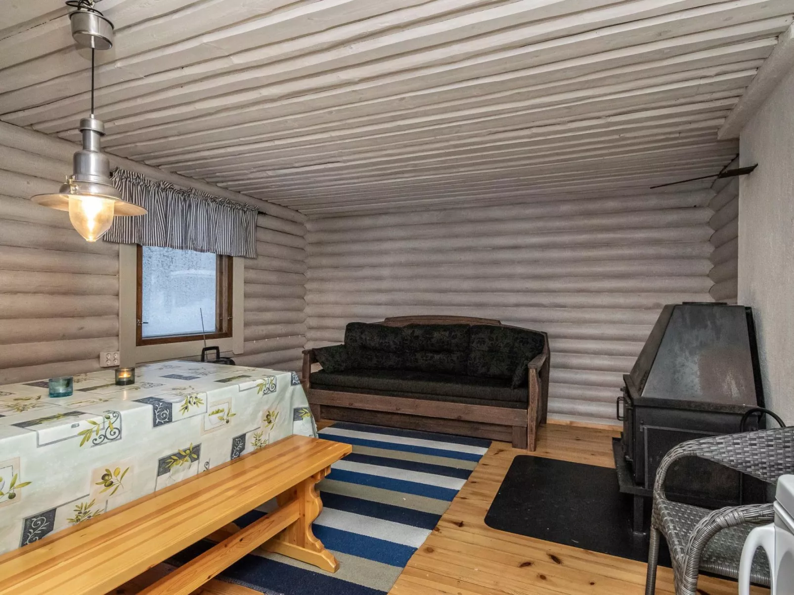 Eemilin huvila-Binnen