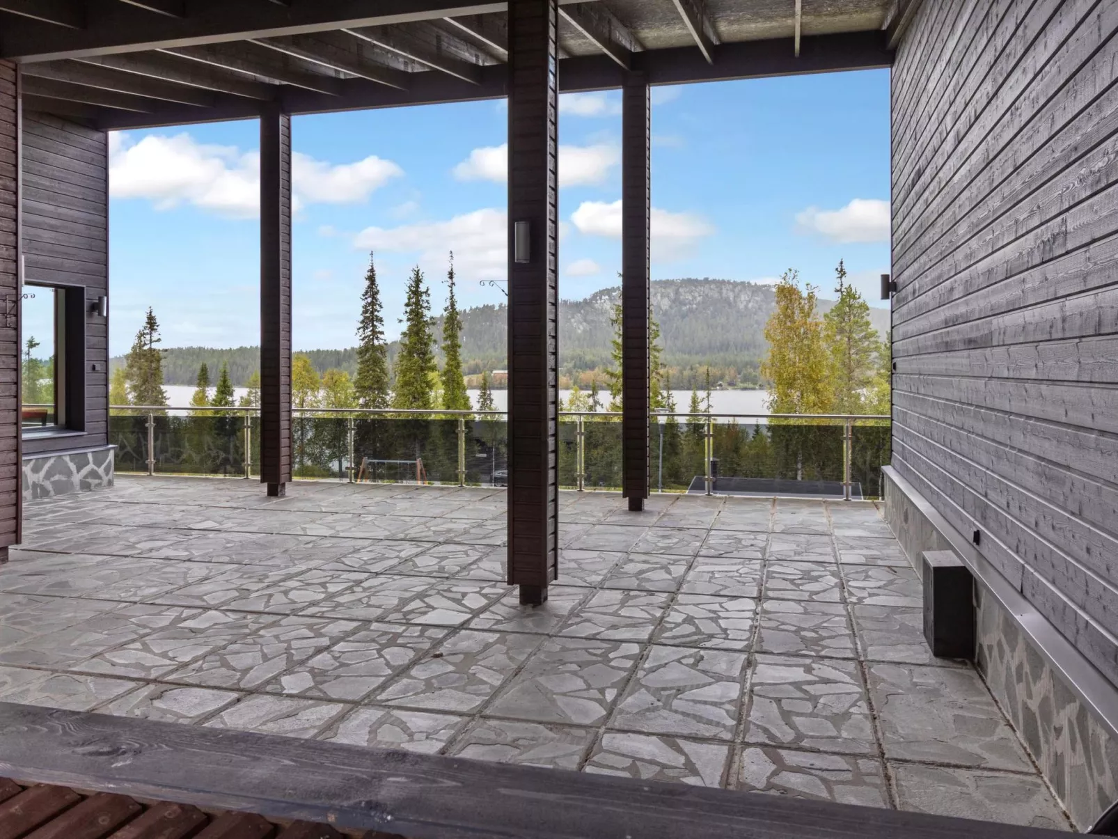 Holy lake chalet a-Binnen