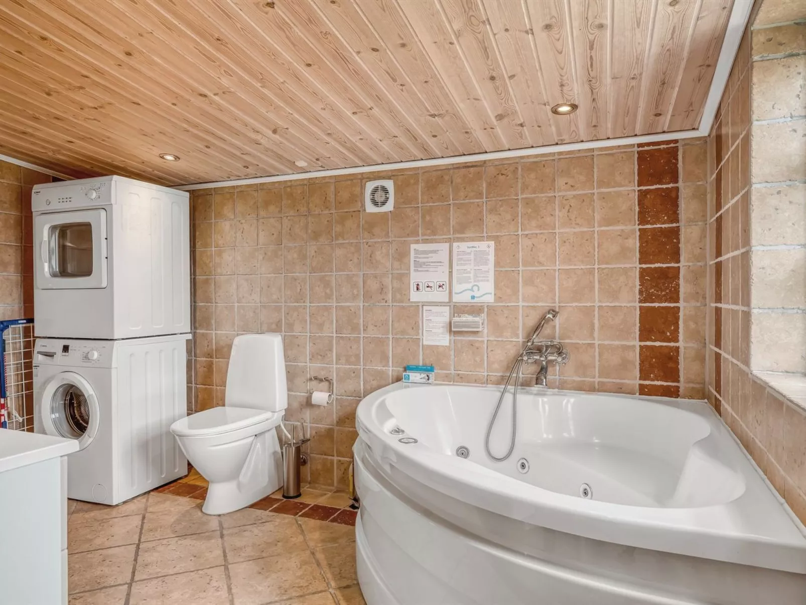 "Aku" - 700m from the sea-Binnen