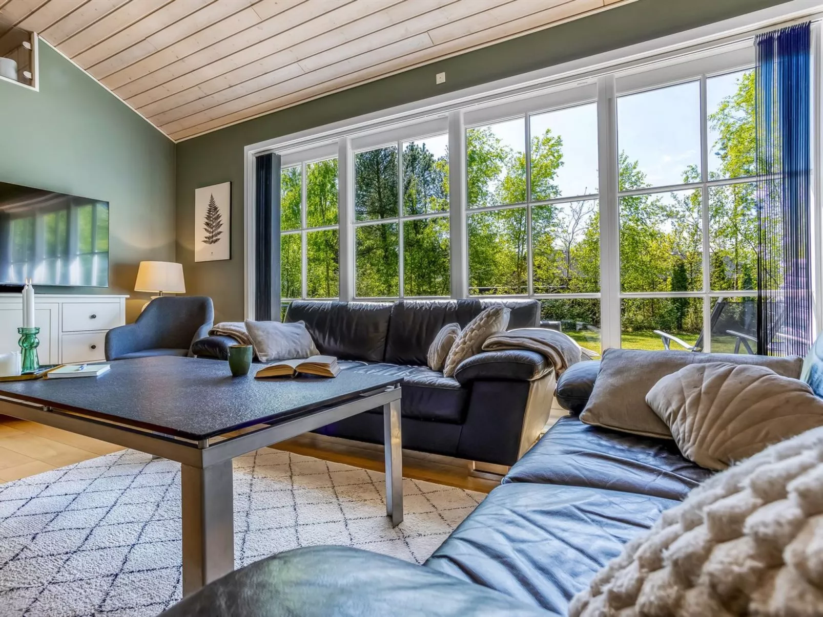 "Marlena" - 1.1km from the sea-Binnen