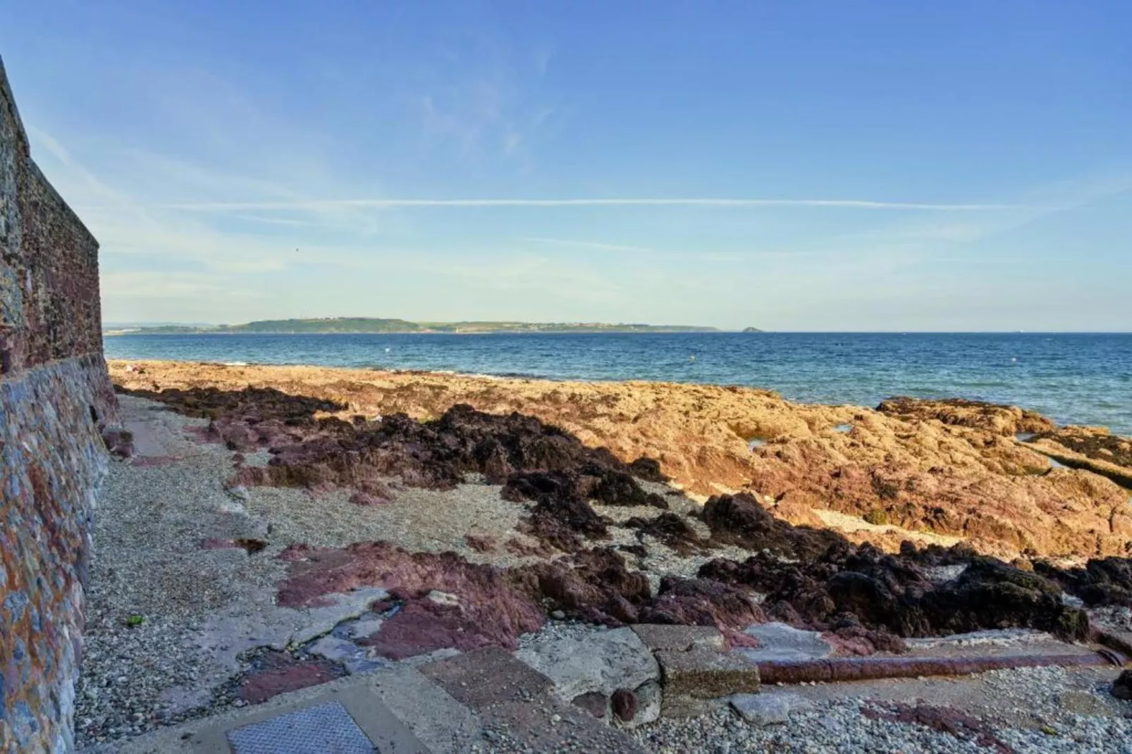 One The Green, Kingsand-Gebieden zomer 1km