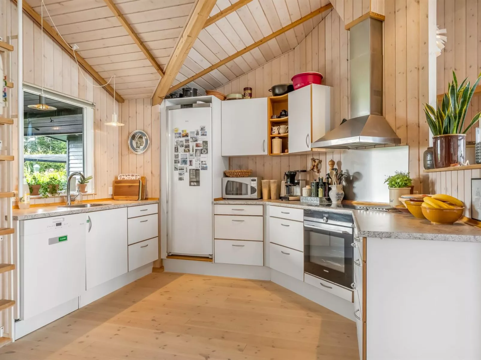 "Diderik" - 20m to the fjord-Binnen