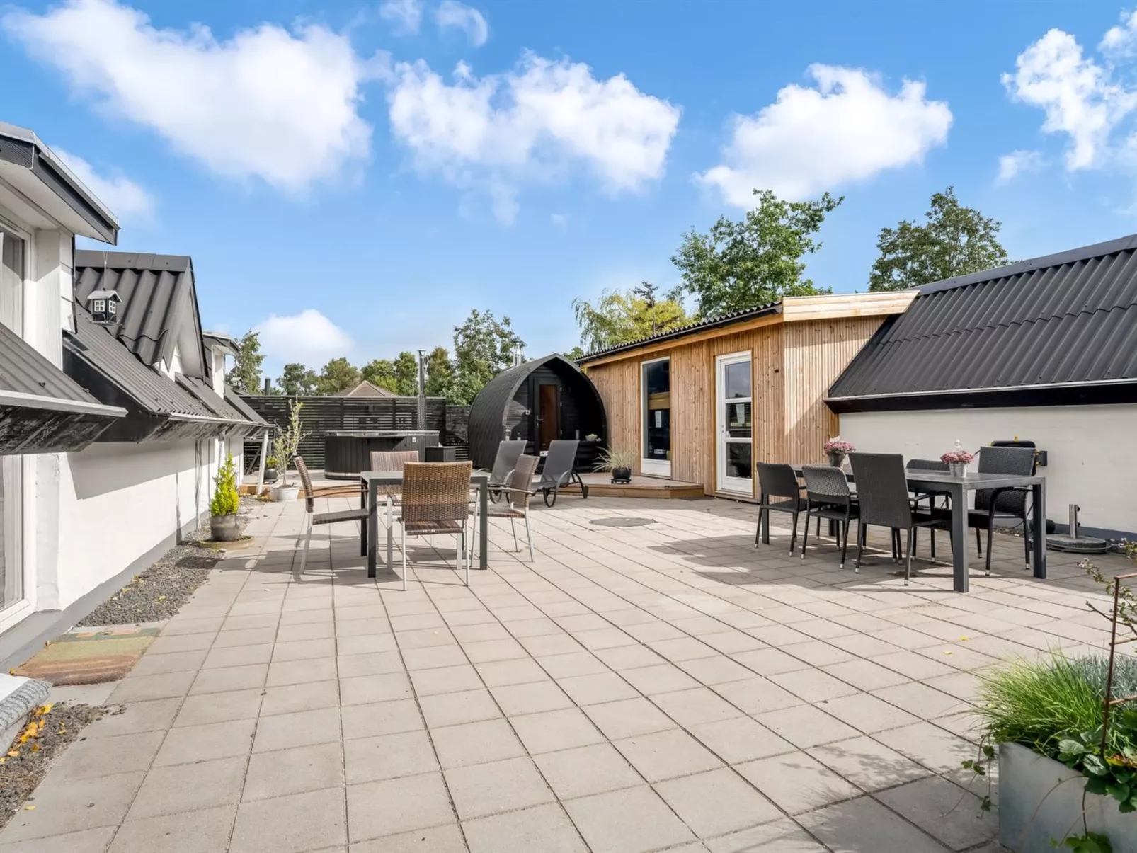 "Milutin" - 650m from the sea-Buiten