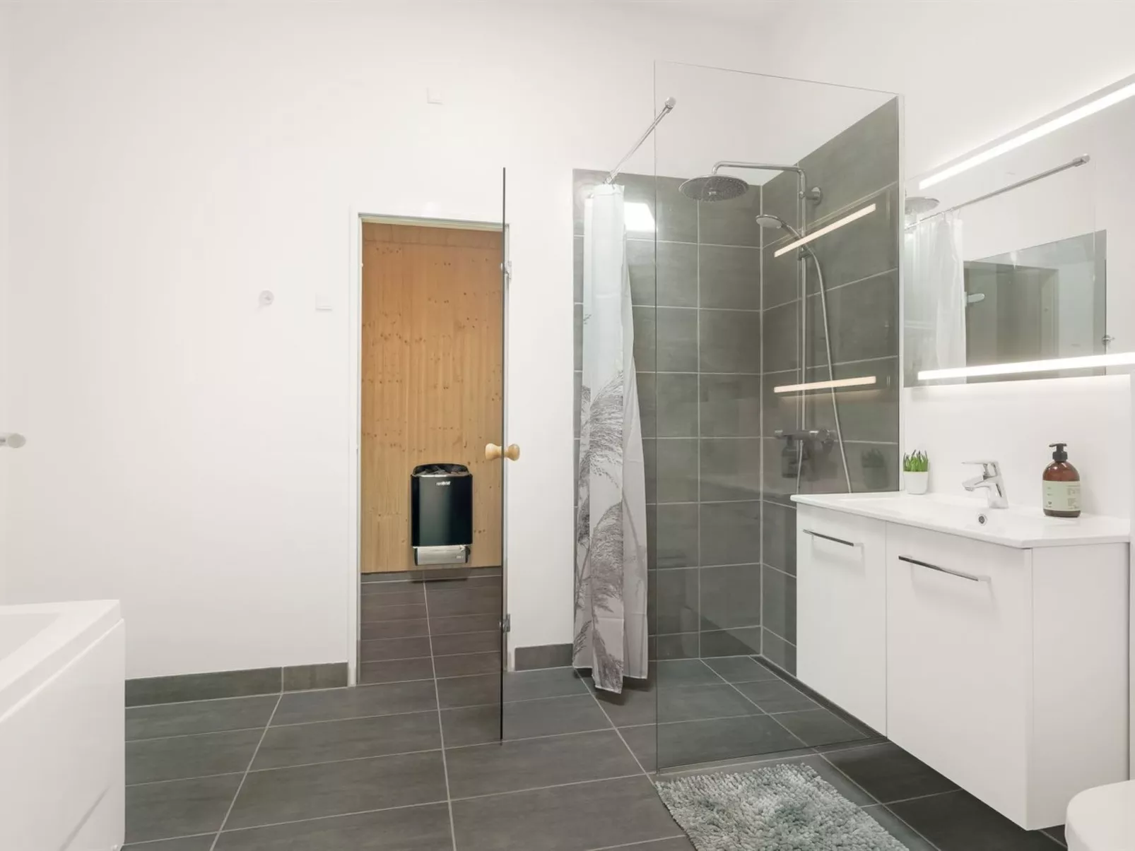 "Lennart" - 500m to the fjord-Binnen