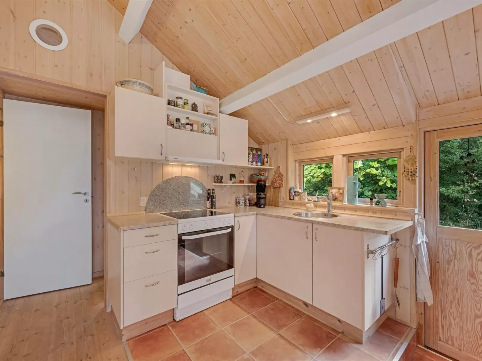 "Elea" - 450m to the fjord-Binnen