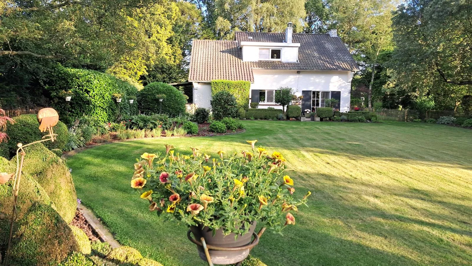 Wezelhoeve-Buitenkant zomer