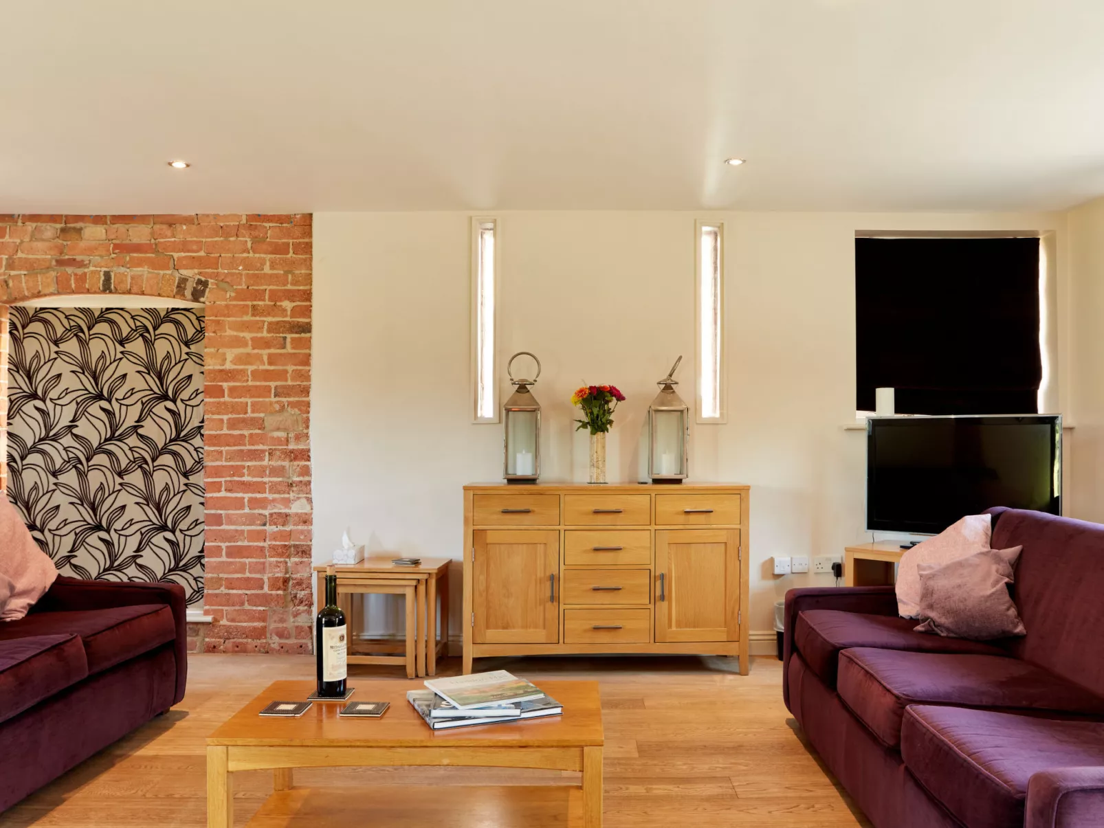 Sunshine Cottage-Binnen