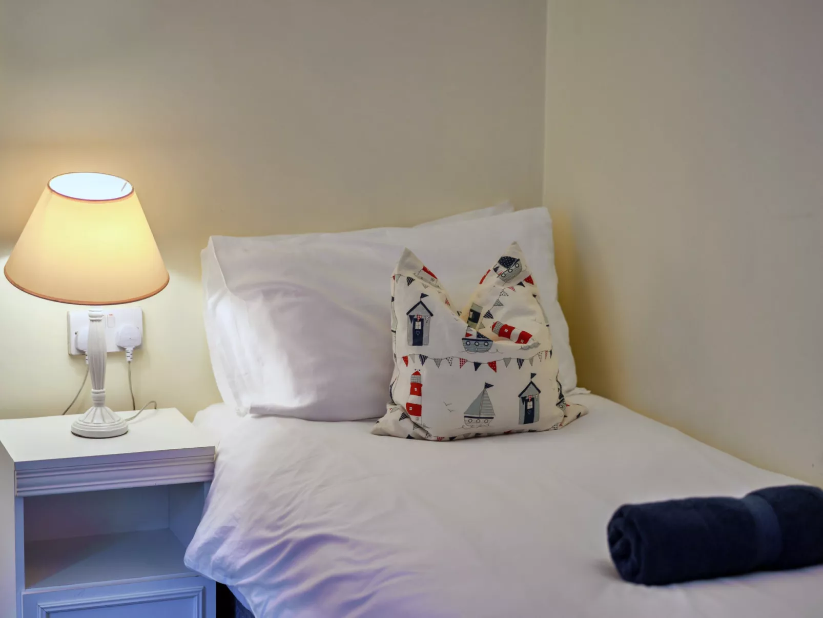 Nor Nour, Cawsand-Binnen