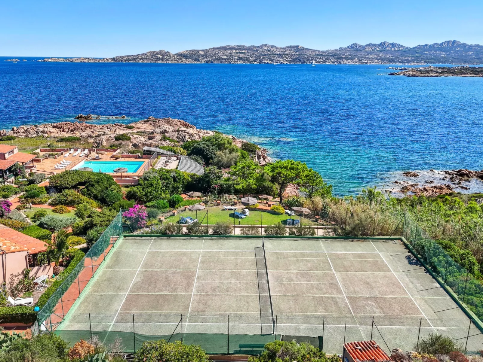 Sporting House-Buiten