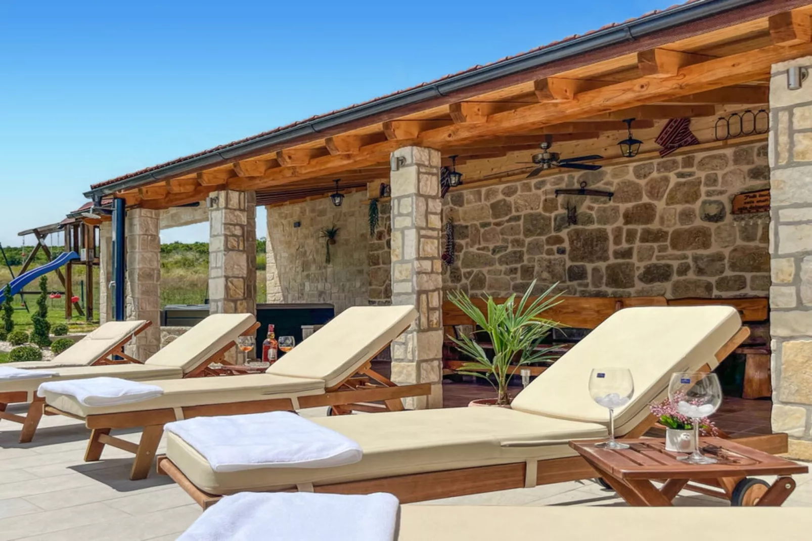 Villa Maria with Outdoor Pool - Five Bedroom Villa with Outdoor Pool-Zwembad